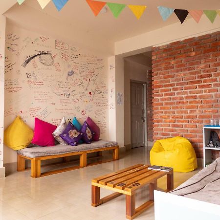 Хостел Tag Along Backpackers Гангток Экстерьер фото