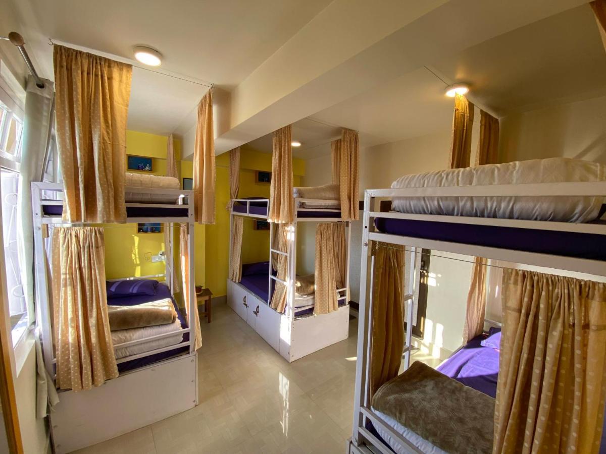 Хостел Tag Along Backpackers Гангток Экстерьер фото