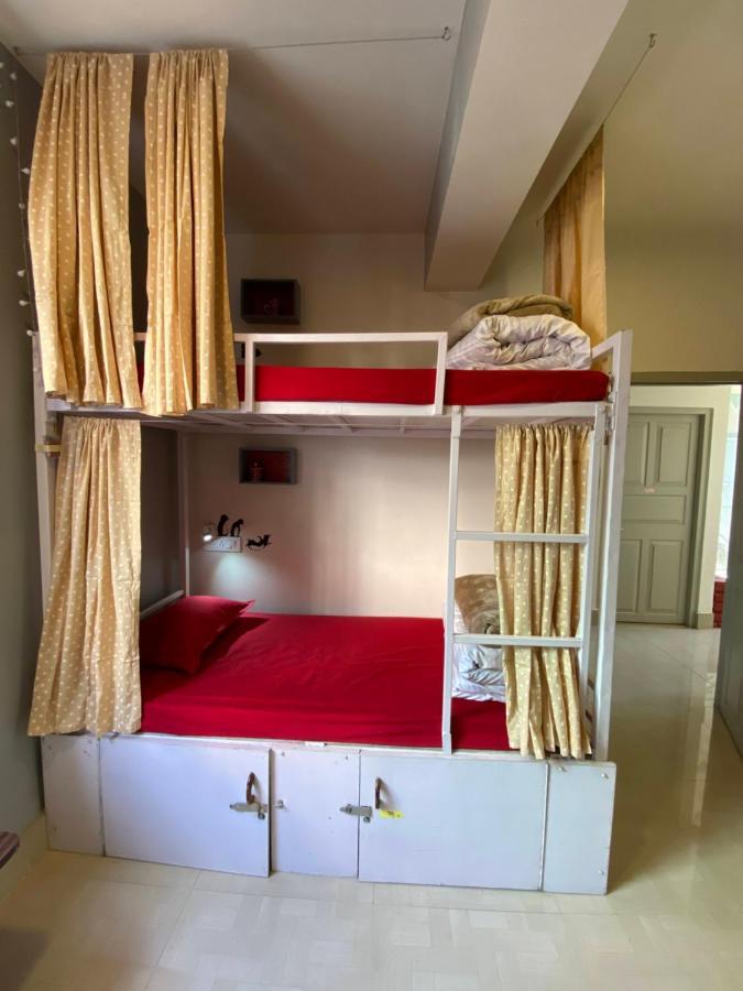 Хостел Tag Along Backpackers Гангток Экстерьер фото