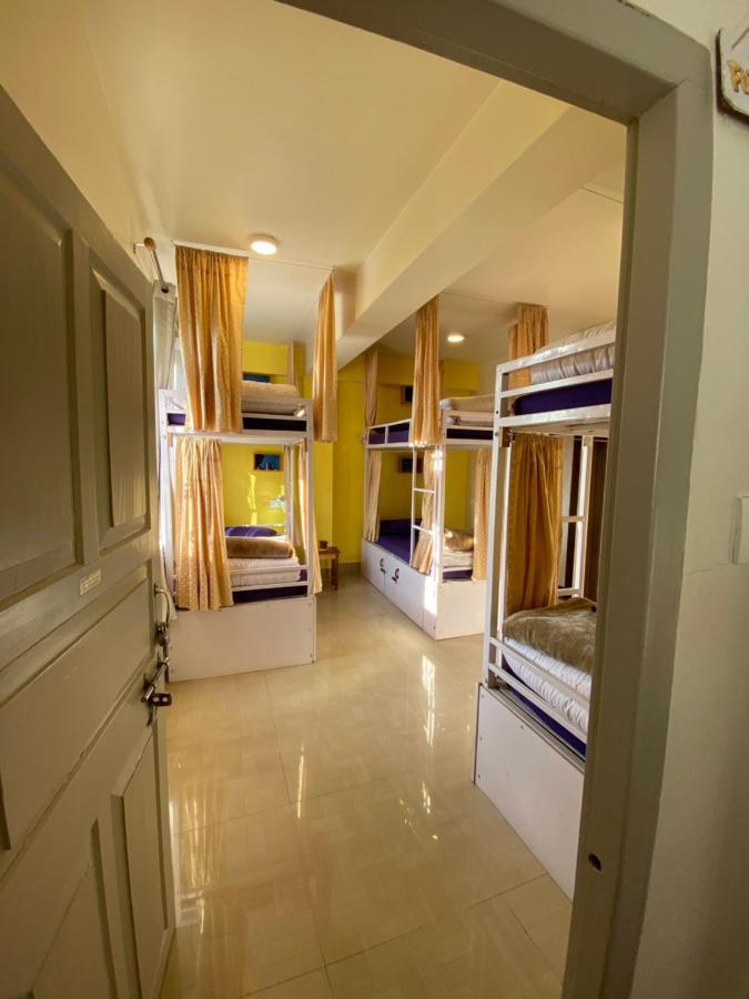 Хостел Tag Along Backpackers Гангток Экстерьер фото