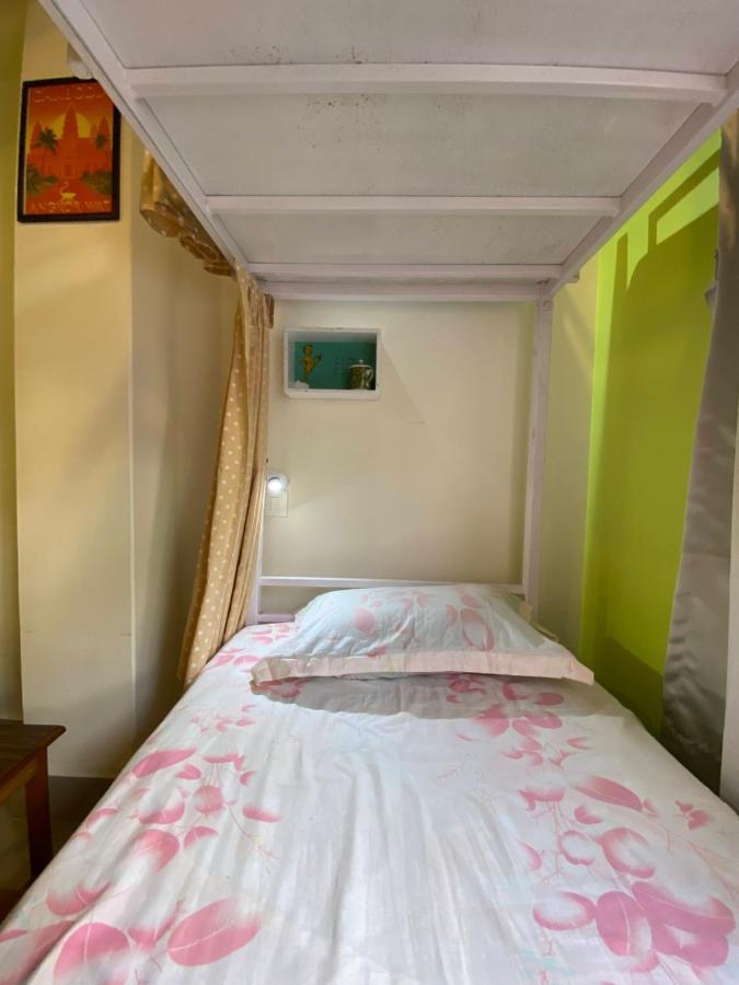 Хостел Tag Along Backpackers Гангток Экстерьер фото