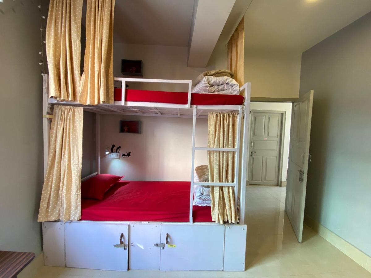 Хостел Tag Along Backpackers Гангток Экстерьер фото