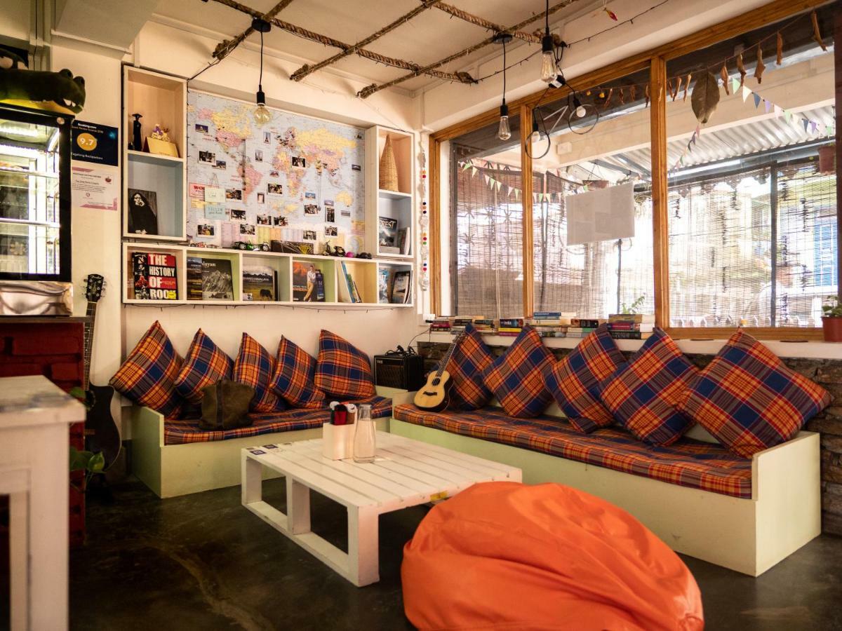 Хостел Tag Along Backpackers Гангток Экстерьер фото